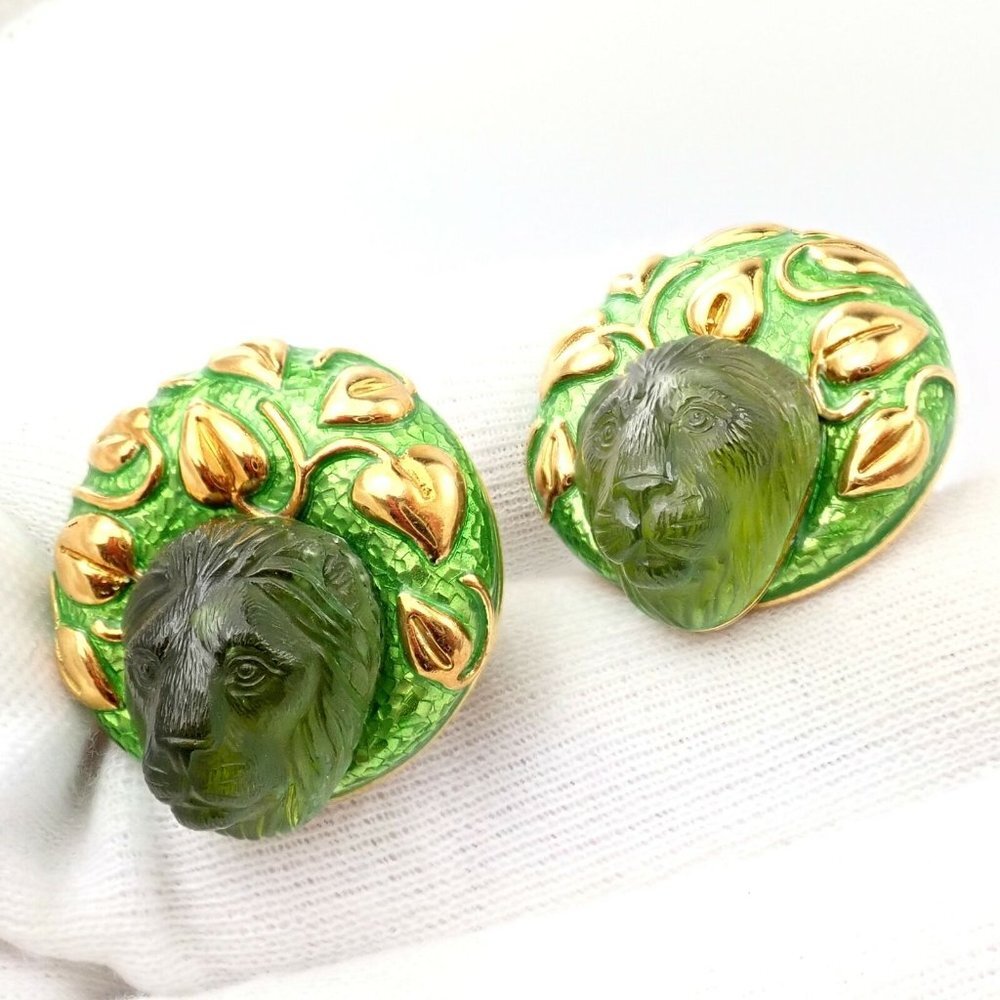 Rare! Elizabeth Gage 18k Yellow Gold Carved Peridot Green Enamel Lion Earrings - Picture 4 of 10